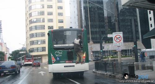 Carona entrando na Av. Paulista